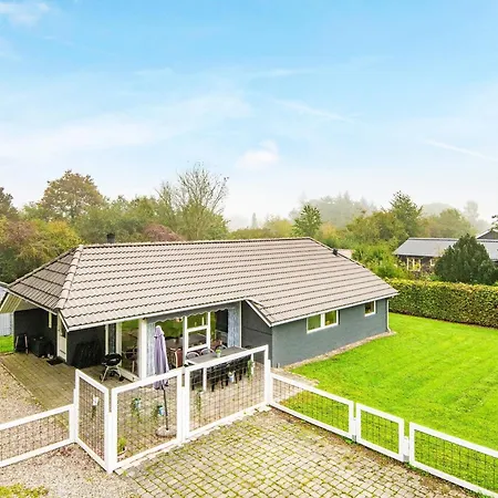 4 Star In Juelsminde Sonderby (Midtjylland)